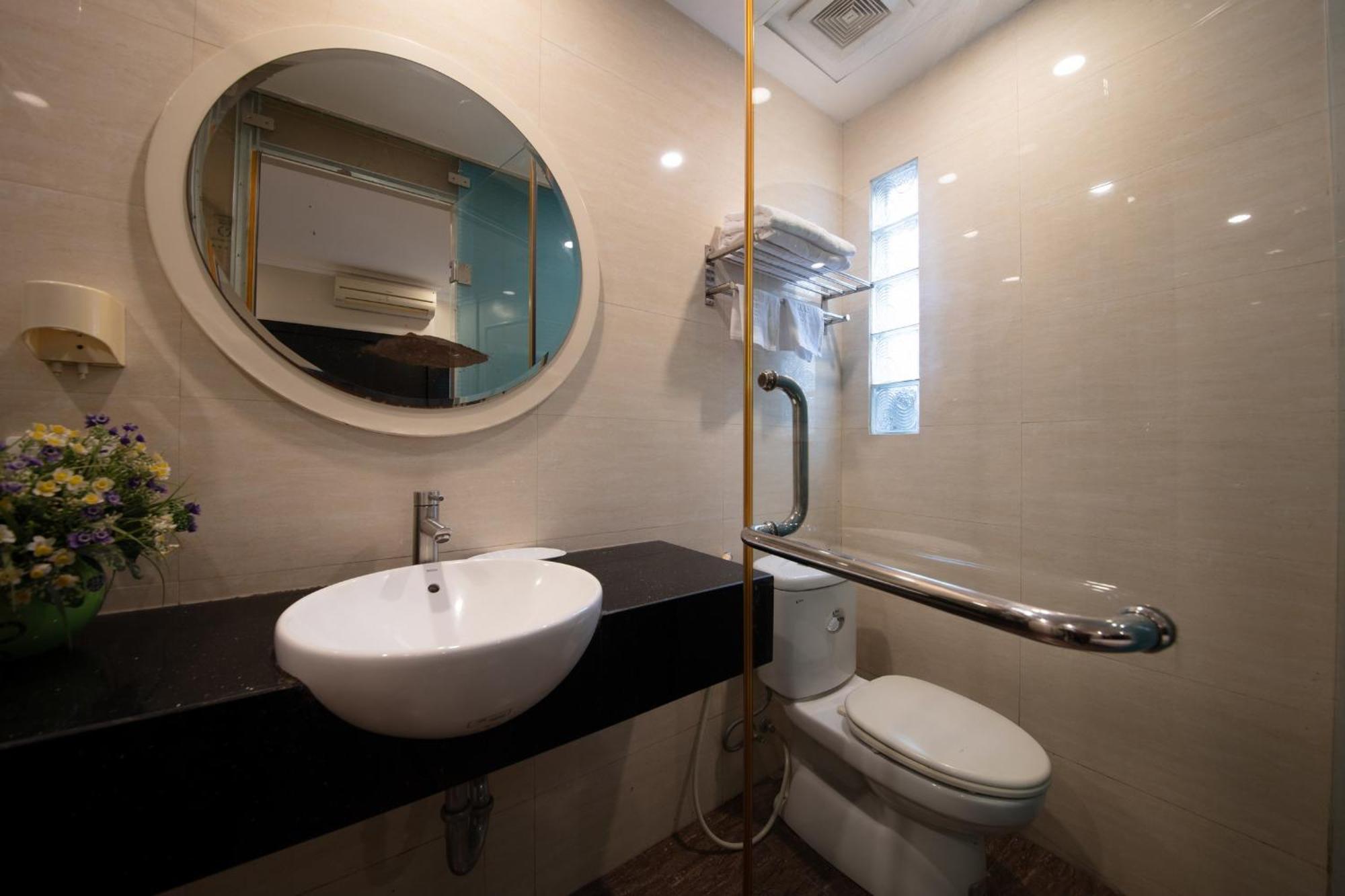 Omina Hanoi Hotel & Travel Luaran gambar
